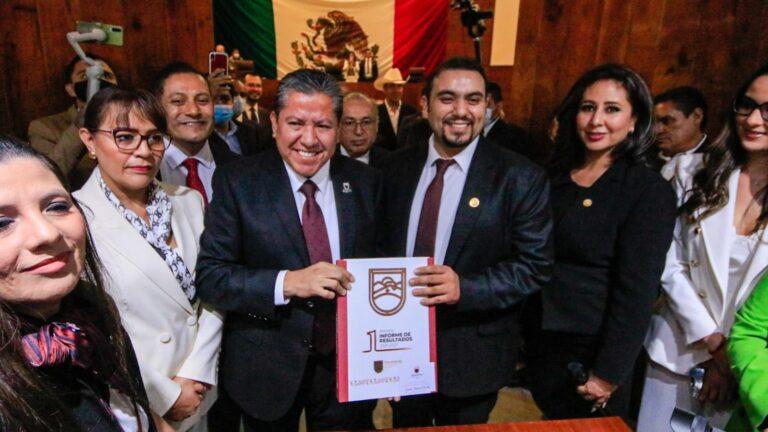 Entrega David Monreal informe a Poder Legislativo