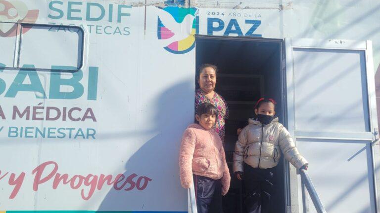 Con brigadas de AMSABI, lleva SEDIF jornadas de salud