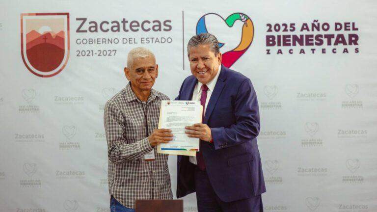 David Monreal apoya a taxistas con certeza jurídica