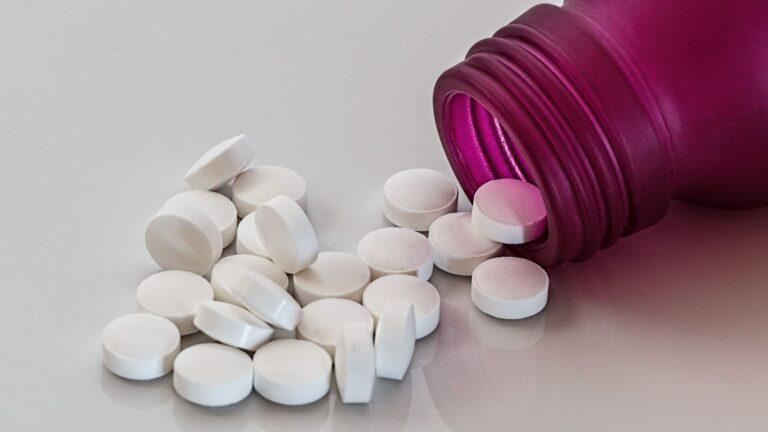 Salud alerta sobre riesgos de suplementos para bajar de peso