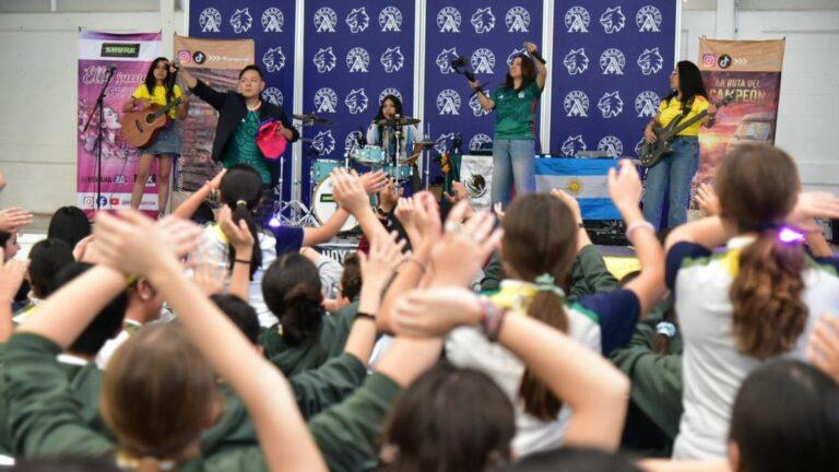 Más de 900 jóvenes participan en conferencias-concierto en Zacatecas